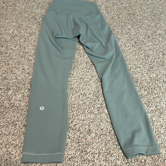 Lululemon leggings size 0 worn once no flaws!! - Picture 3 of 4